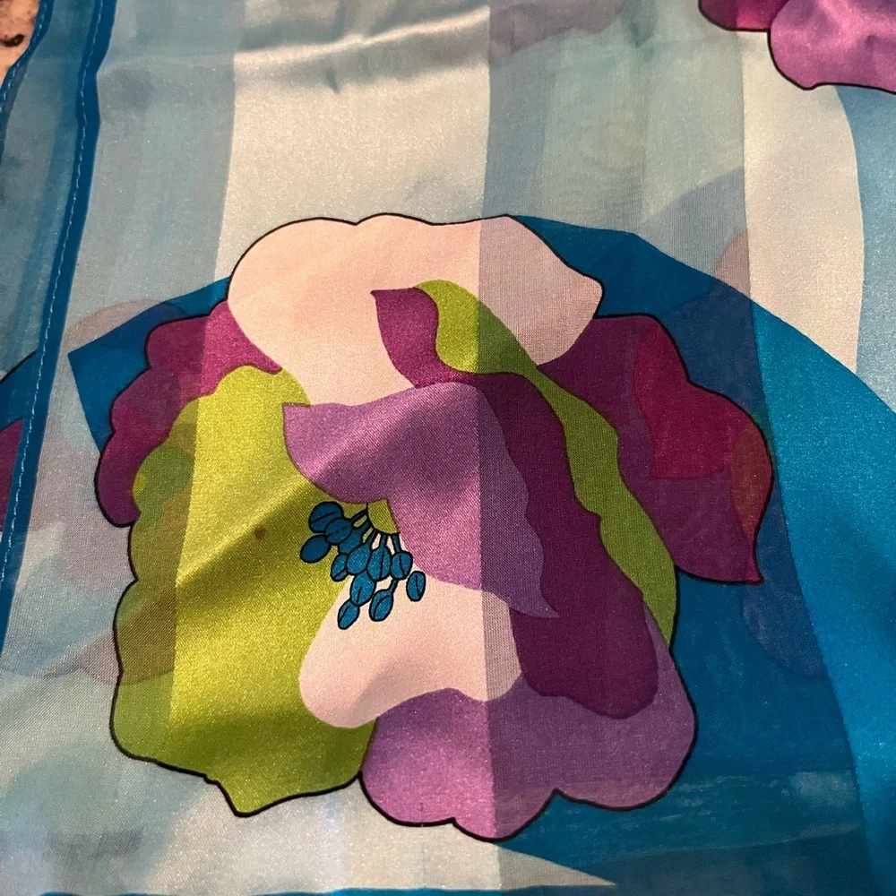 Anne Klein 100% Silk Scarf - Picture 4 of 6